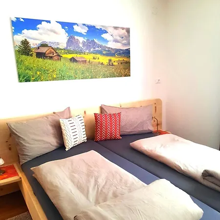 Peter Paul Domblick Erdgeschoss Apartment *